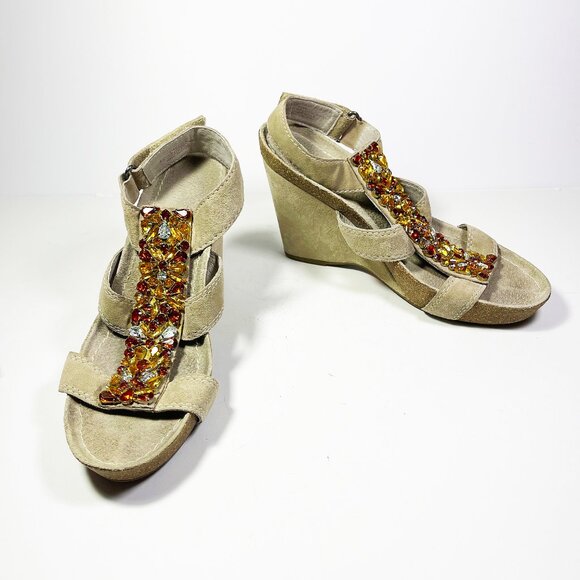 APEPAZZA “Francesca” Women’s Suede T-strap Beige Wedge Sandals Jeweled Trim Size - Picture 4 of 10